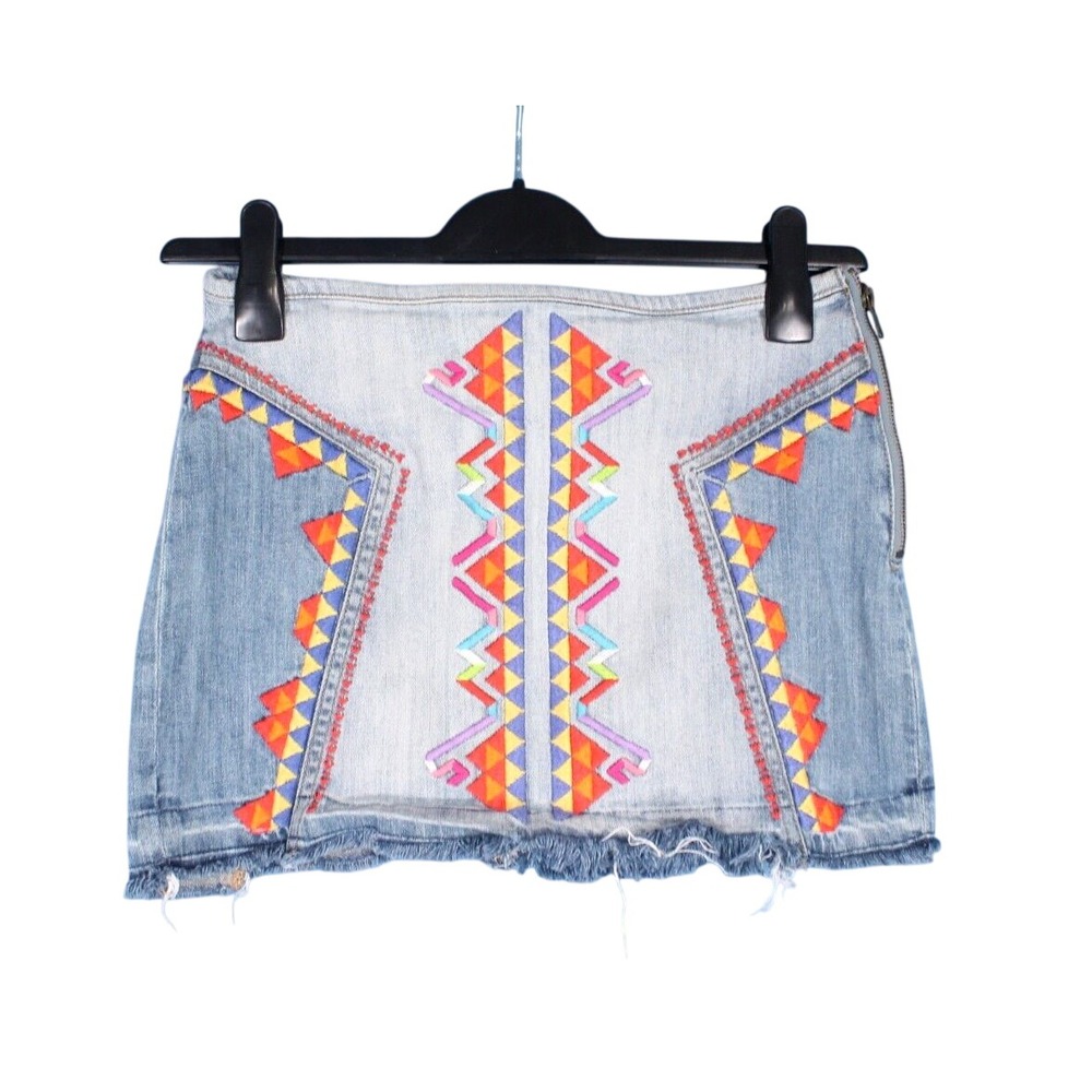 FREE PEOPLE Blue Denim FESTIVAL STAPLE Aztec Embroidered A-LINE Jean Skirt Sz 2